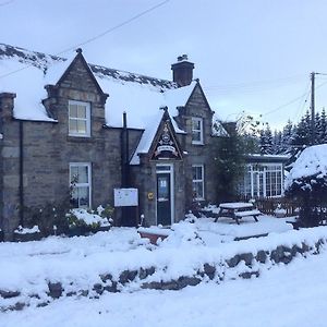 The Struan Inn Calvine Exterior photo