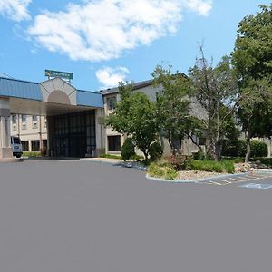 Quality Inn & Conference Center Akron Exterior photo