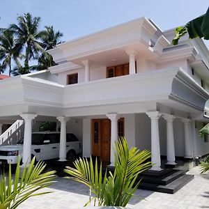 Luxury Villas Of Guruvayur Exterior photo