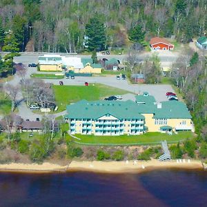 Magnuson Grand Lakefront Hotel Paradise Exterior photo