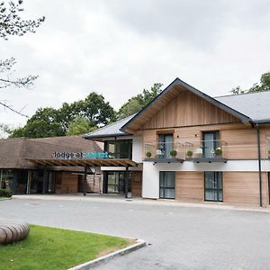 Lodge At Solent Fareham Exterior photo