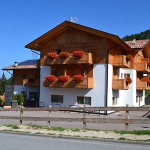 Garni & Wellness Anderle Hotel Vignola  Exterior photo