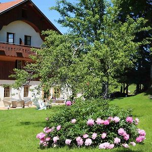 Le Tillau Hotel Verrieres-de-Joux Exterior photo