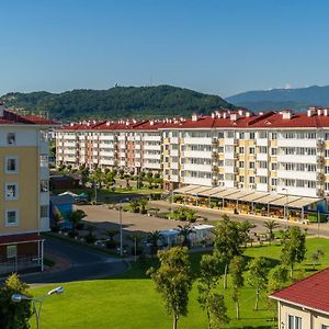 Barkhatnye Sezony Yekaterininsky Kvartal Resort Sochi Exterior photo