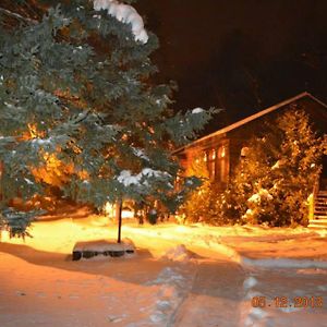 Auberge Alpine Inn Sainte-Adele Exterior photo