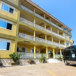 Karibu Bb Suites Entebbe Exterior photo