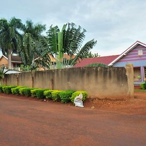 Venchester Guest House Jinja Exterior photo