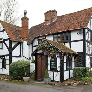 The Old Farmhouse Bed & Breakfast Windsor Exterior photo