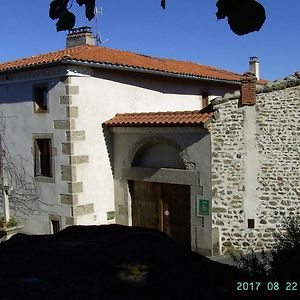 La Fontaine Bed & Breakfast Saint-Georges-en-Couzan Exterior photo