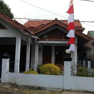 Wisma Sayura Syariah Villa Cinangka Exterior photo