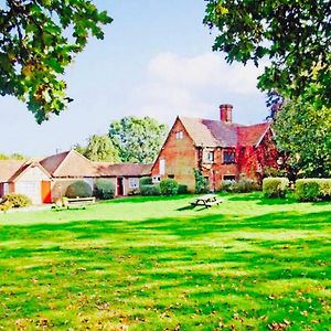 Oldlands Farmhouse Gatwick Apartment Horley Exterior photo