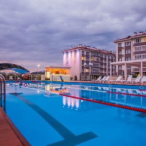 Barkhatnye Sezony Semeiny Kvartal Resort Adler Exterior photo