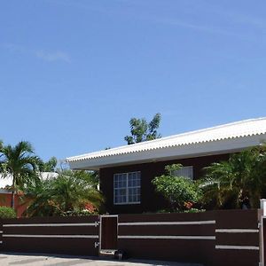 Tropical Breeze Apartments Santa Catharina Exterior photo