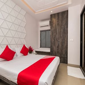 Fabhotel Glassotel Ruby Park Road Kolkata Exterior photo