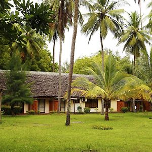 Jumuia Conference & Beach Resort Mtwapa Exterior photo