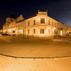 Hotel Mario Lednice Exterior photo