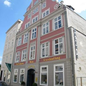 Haus Wullfcrona Hotel Stralsund Exterior photo