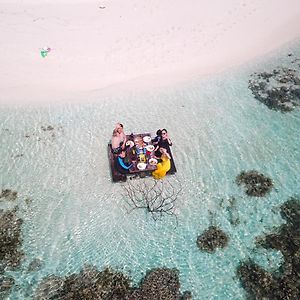 Nemo Inn Omadhoo Exterior photo