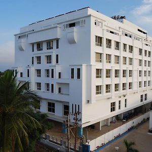 Royal Park Kakinada Hotel Exterior photo