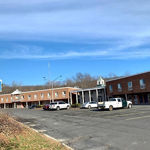 Tappan Zee Hotel West Nyack Exterior photo