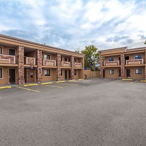 Travelodge By Wyndham South Hackensack Exterior photo