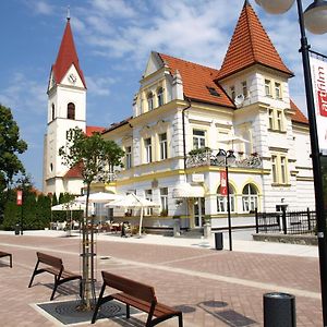 Hotel Margit Trencianske Teplice Exterior photo