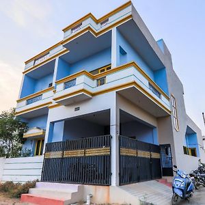 Elegant Studio Home In Pondicherry Exterior photo