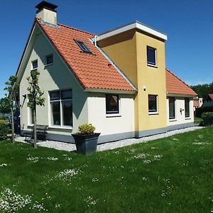 Spacious Villa With Dishwasher, Leeuwarden At 21Km Suameer Exterior photo