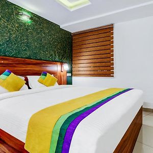 Itsy Hotels Dew Dreams Kochi Exterior photo