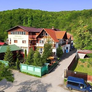 Pensiunea Agroturistica Piscul Soarelui Hotel Campulung Exterior photo