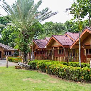 Buasawan Resort & Restaurant Kanchanaburi Exterior photo